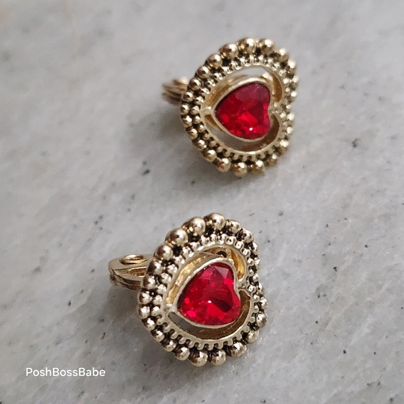 Vintage TJG Red Heart Clip-On Earrings | Gold Tone Beaded Border - Picture 9 of 9
